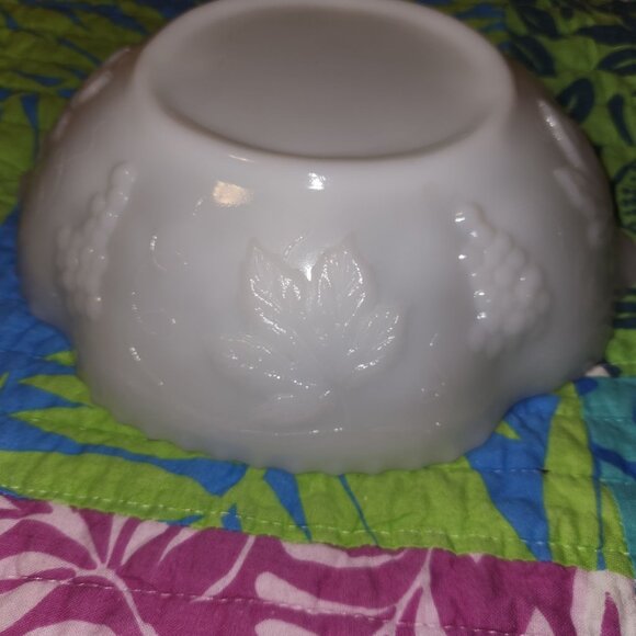 Vintage White Milk Glass Grape Vine Embossed Decorative Bowl - Picture 3 of 3